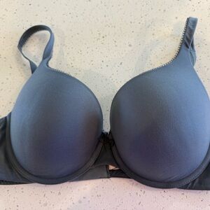 34DD Victoria's Secret Bra Body By Victoria Perfect Shape Soft Padded Wired Gray